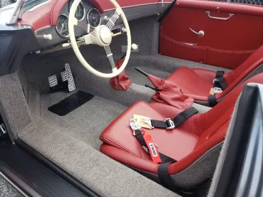 Innenausstattung - Satz komplett m. Sportsitzen, Türverkleidungen, Armaturenbrett, Rückbank u.a. - 356 Speedster Replica