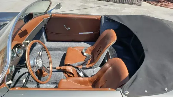 Innenausstattung - Satz komplett m. Sportsitzen, Türverkleidungen, Armaturenbrett, Rückbank u.a. - 356 Speedster Replica Innenausstattung - Satz komplett m. Sportsitzen, Türverkleidungen, Armaturenbrett, Rückbank u.a. - 356 Speedster Replica