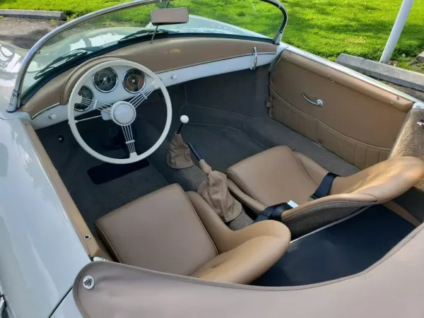 Innenausstattung - Satz komplett m. Sportsitzen, Türverkleidungen, Armaturenbrett, Rückbank u.a. - 356 Speedster Replica